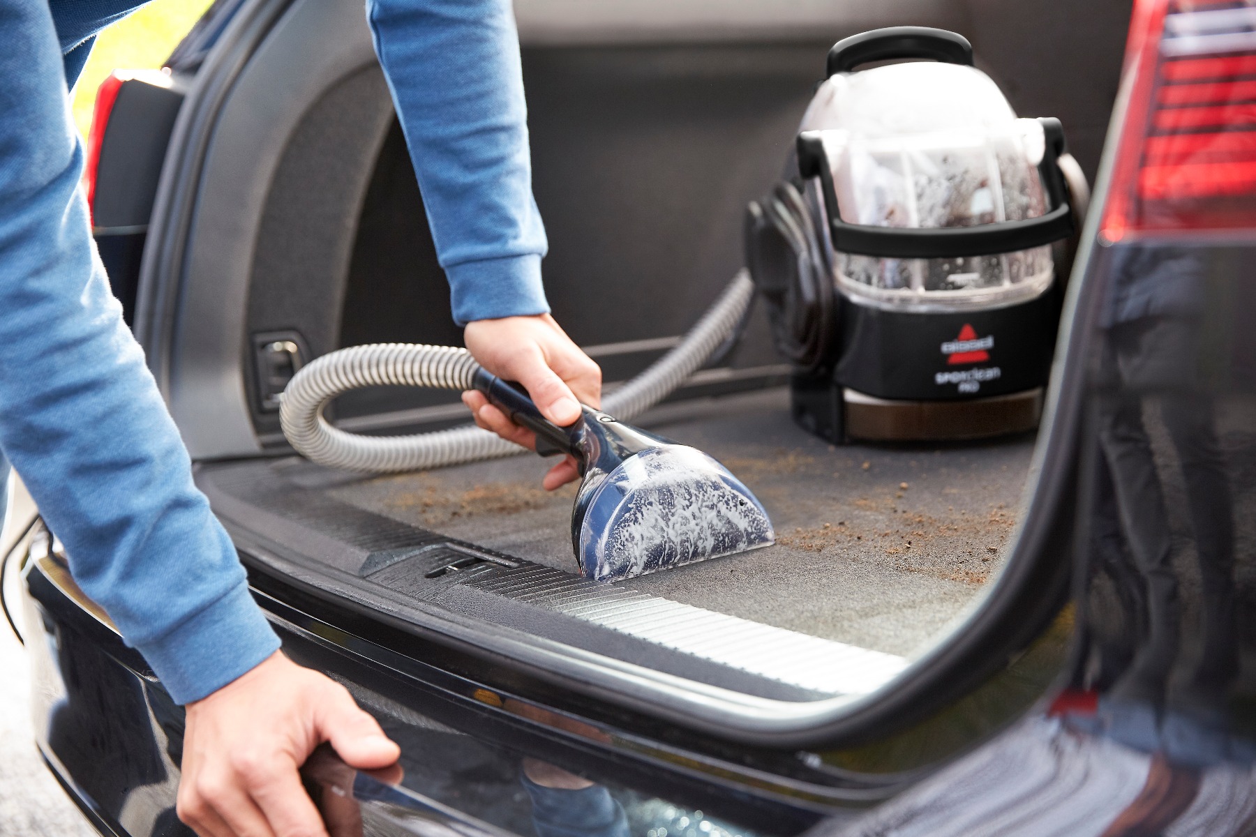 ¿Cómo limpiar los asientos de un coche y sus manchas?